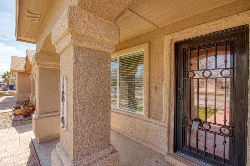 1819 Shreya St - Photo 3 of 41