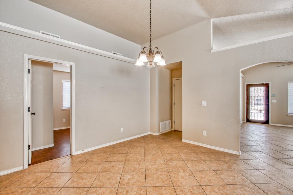 1819 Shreya St - Photo 6 of 41