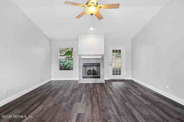 1014 Kennedy Dr - Photo 4 of 27