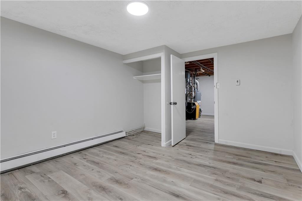 105 Roosevelt St - Photo 5 of 23