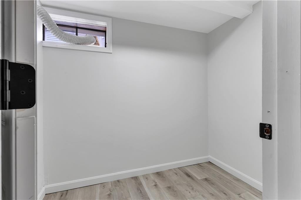 105 Roosevelt St - Photo 6 of 23