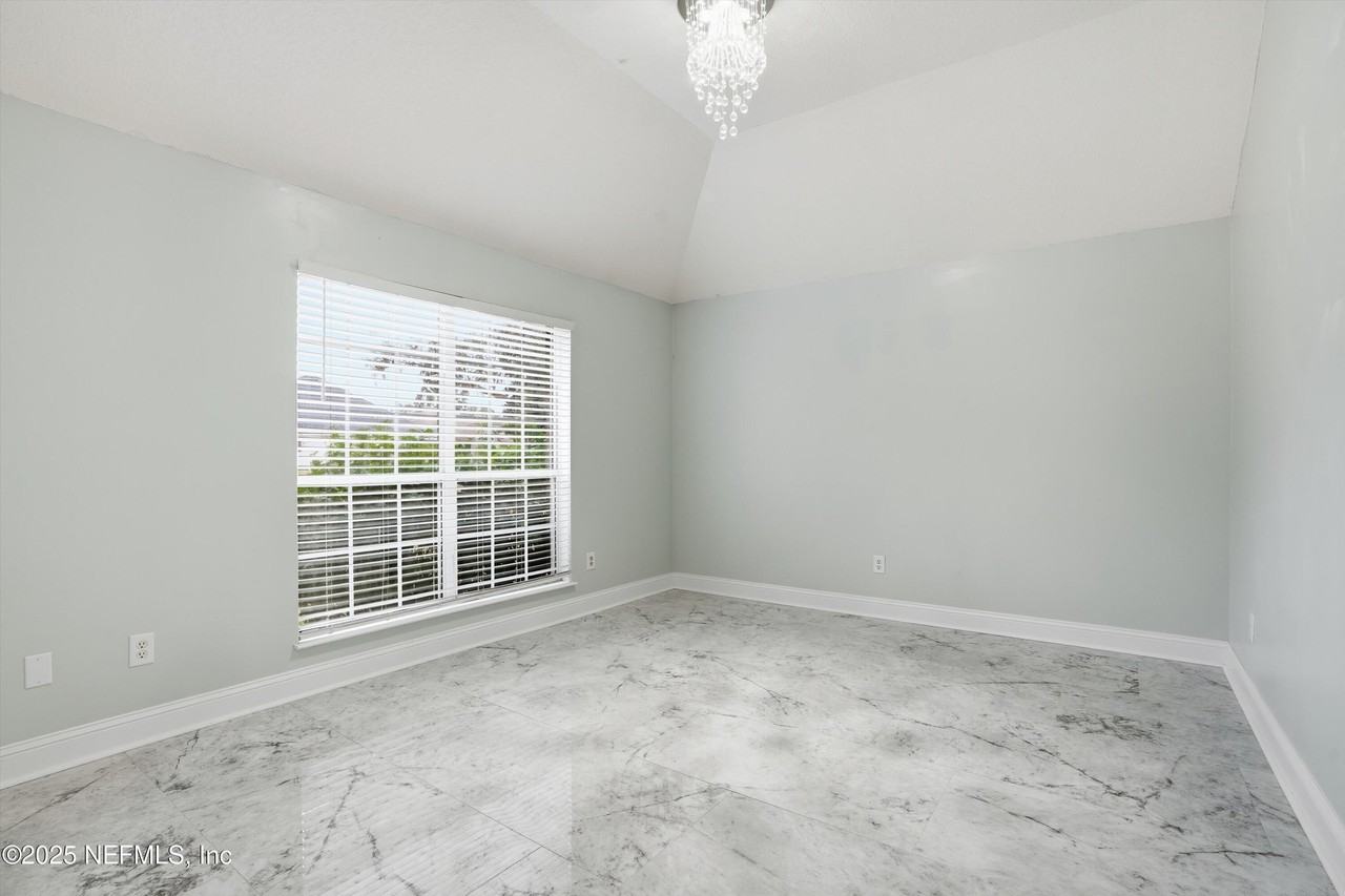 2810 Sweetholly Dr - Photo 6 of 28