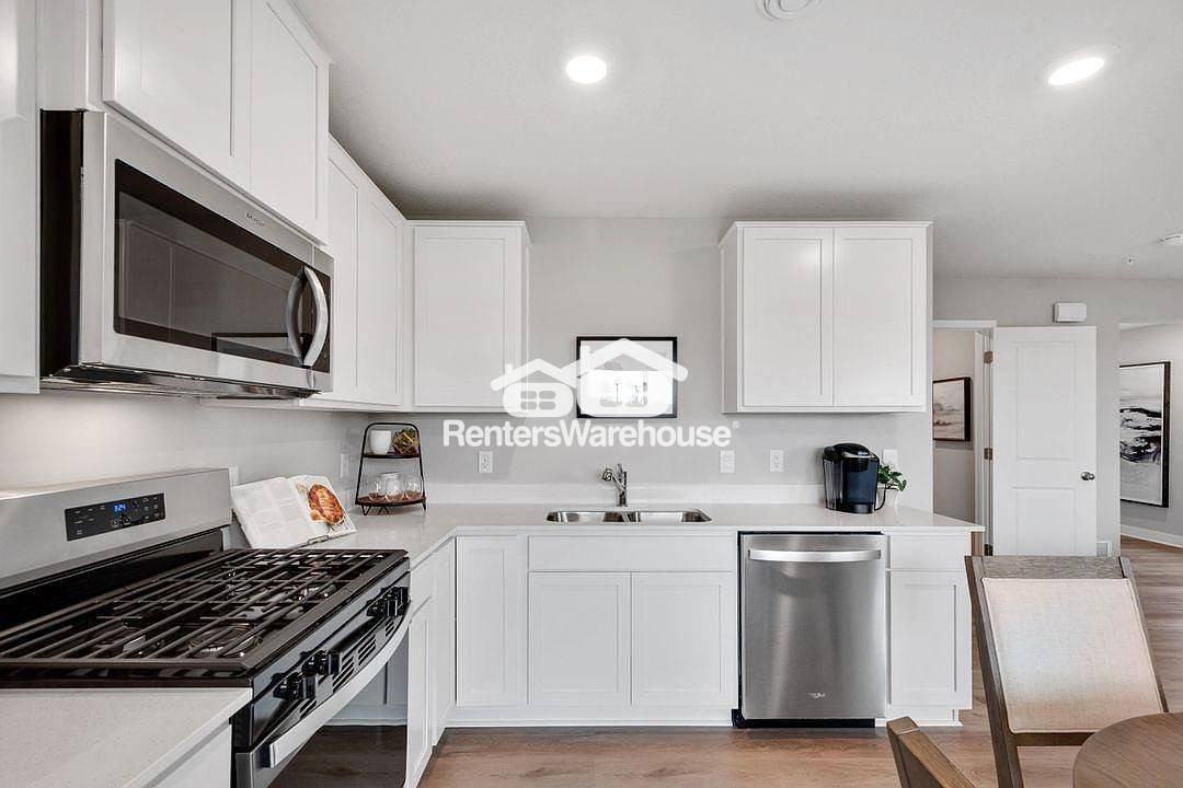 17520 Driscoll Pl - Photo 3 of 21