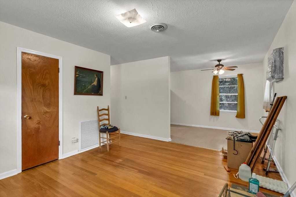 403 Farkas Ln - Photo 5 of 13