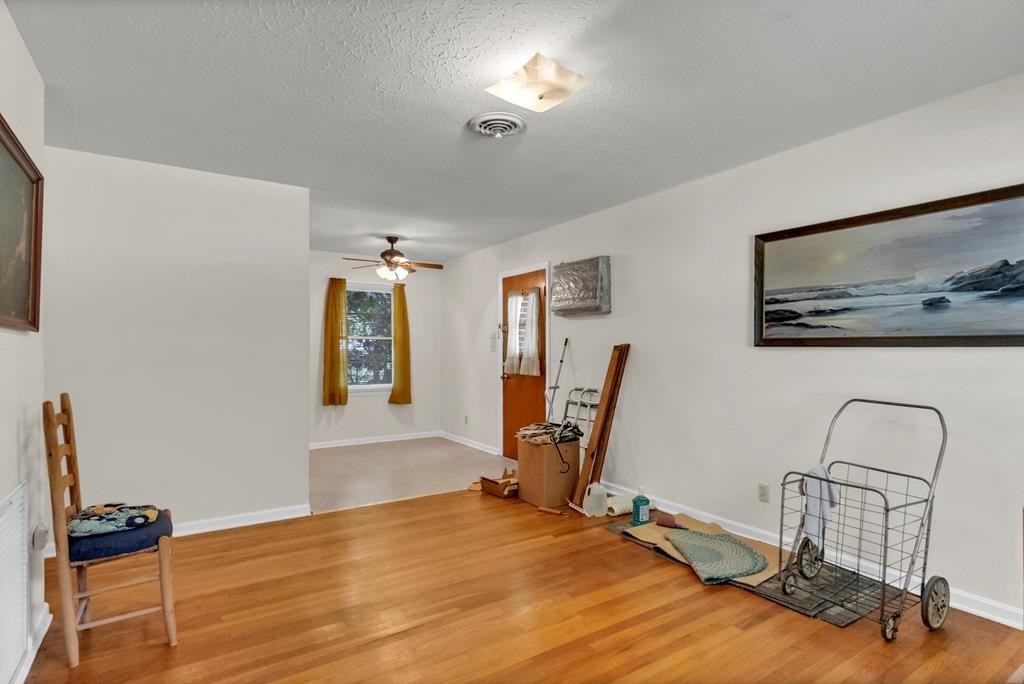 403 Farkas Ln - Photo 7 of 13