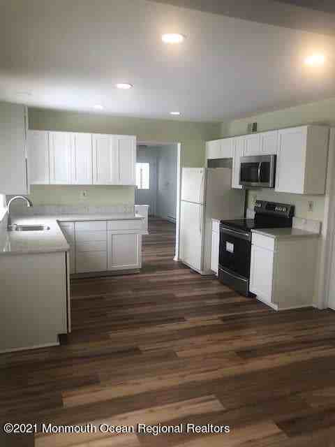 35 Greenwich Ave - Photo 6 of 19