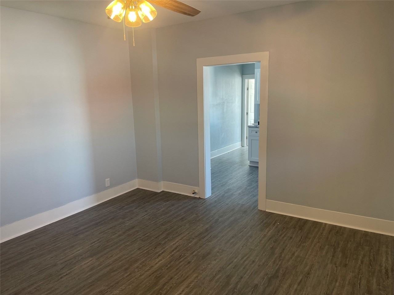 5202 Avenue S - Photo 2 of 5