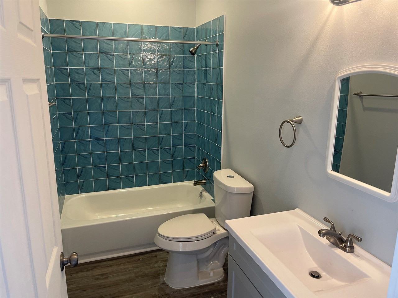 5202 Avenue S - Photo 4 of 5