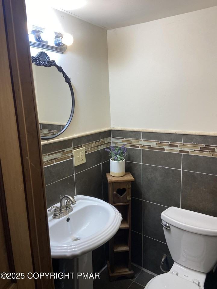 3128 Old Canadensis Hill Rd - Photo 2 of 7