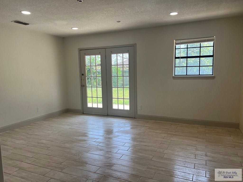 1430 Codorniz Dr - Photo 4 of 14