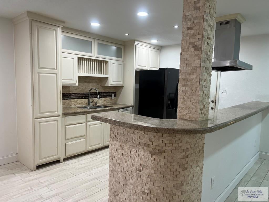 1430 Codorniz Dr - Photo 5 of 14