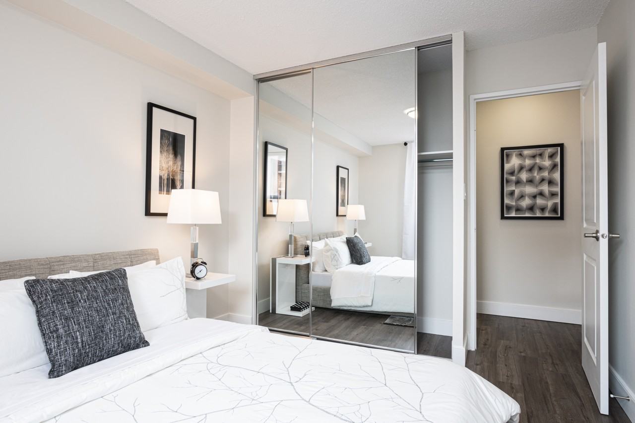 151 Hughson St S - Photo 5 of 18