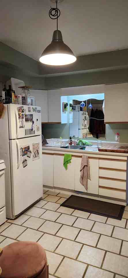 45 Strathcona Ave S - Photo 3 of 36