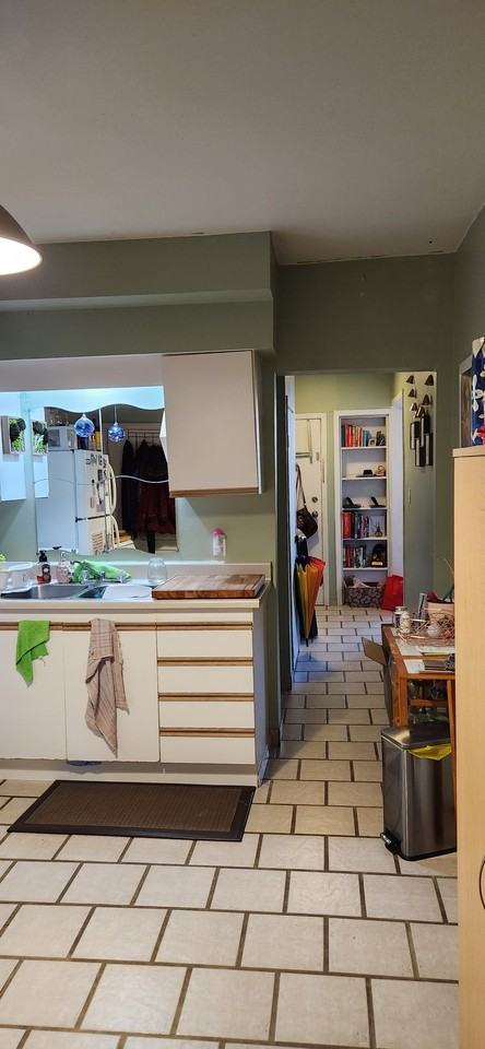 45 Strathcona Ave S - Photo 5 of 36