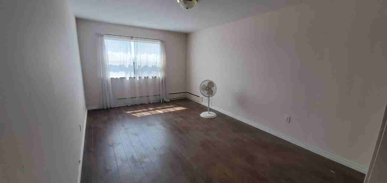 68 Cameron Ave - Photo 2 of 36