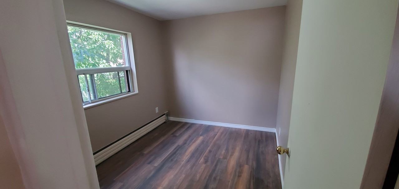 68 Cameron Ave - Photo 5 of 36