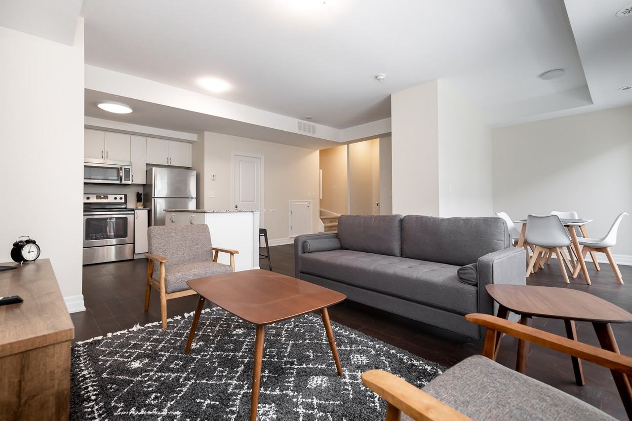 380 Wallace Ave - Photo 6 of 28