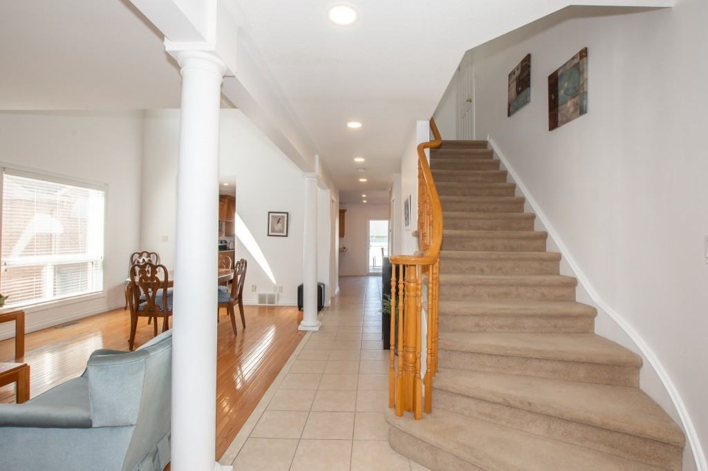 47 Honey Locust Cir - Photo 2 of 34