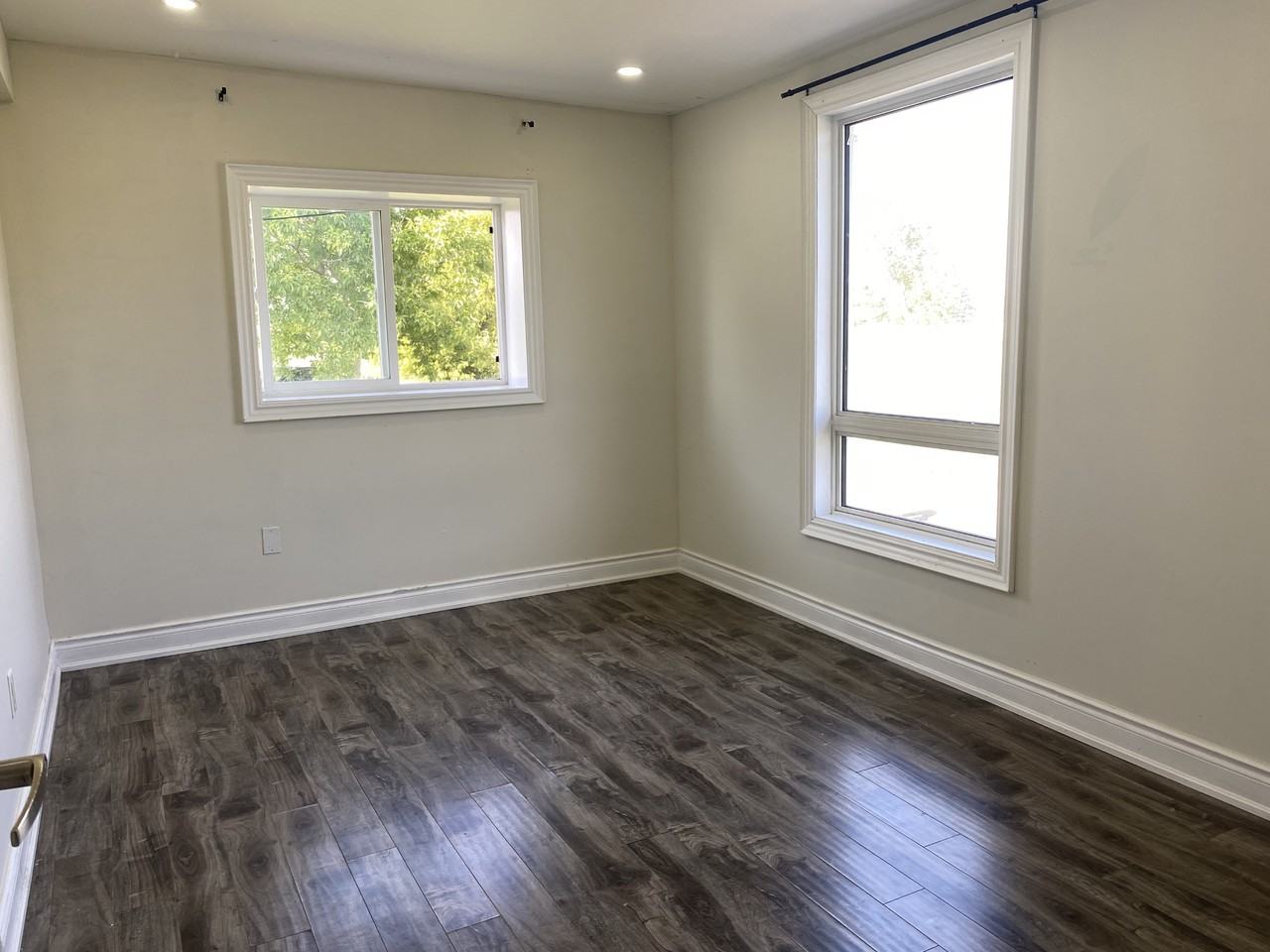 6303 Chippewa Rd - Photo 4 of 10