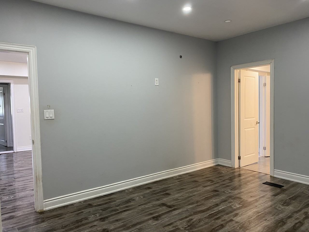 6303 Chippewa Rd - Photo 7 of 10