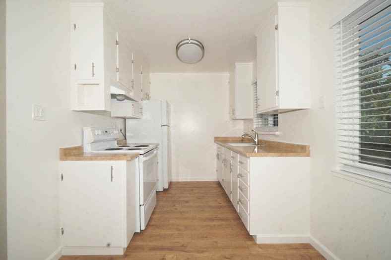 415 Del Medio Ave #08 - Photo 5 of 12