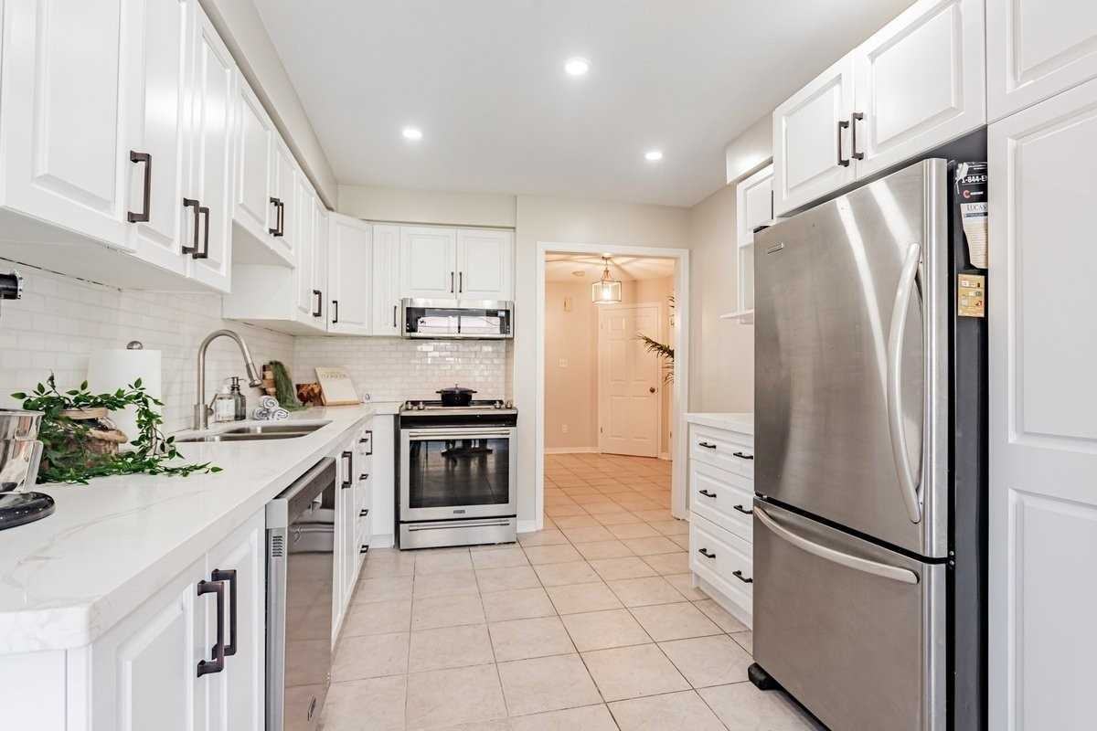 8 Orleans Dr - Photo 5 of 15