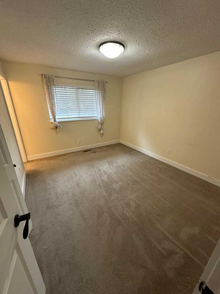 19990 50 Ave - Photo 4 of 17