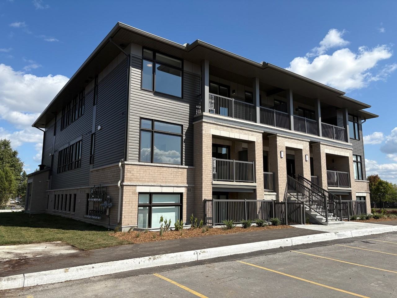 1207 Silhouette Pvt - Photo 2 of 23