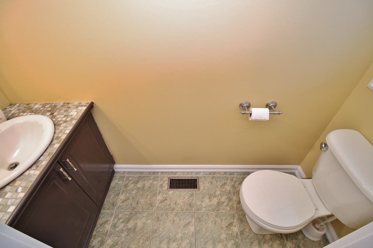 45 Hemlo Cres - Photo 3 of 50