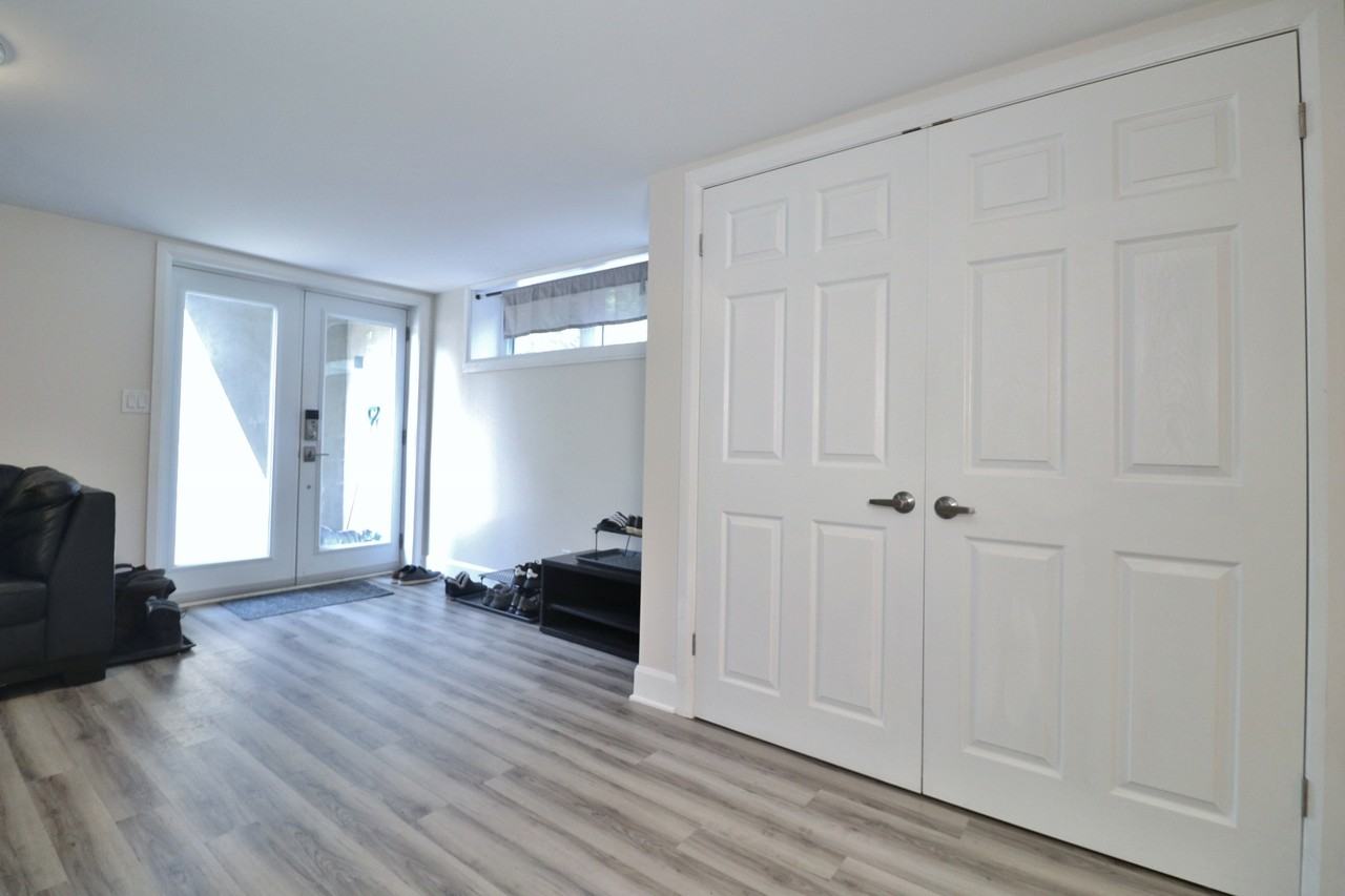 2465 Chasseur Ave - Photo 3 of 42