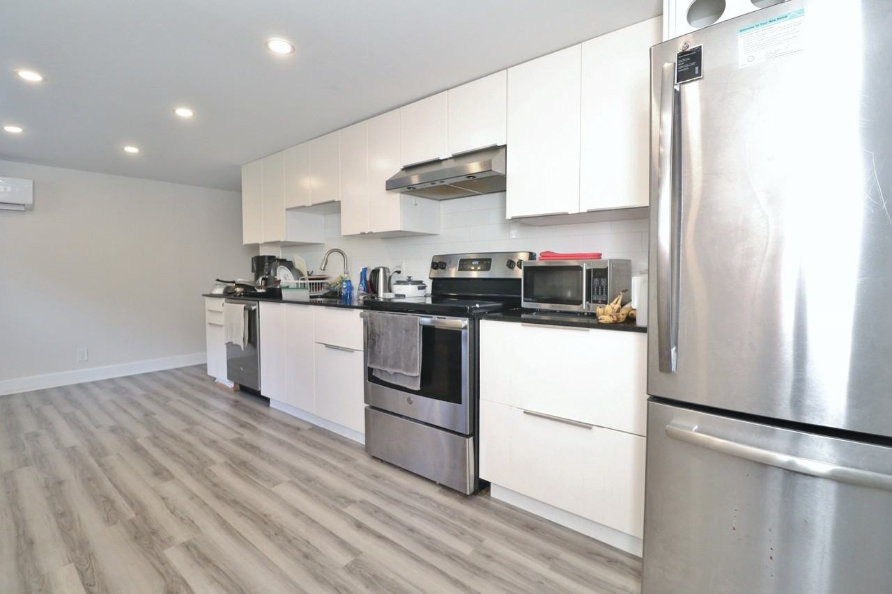 2465 Chasseur Ave - Photo 6 of 42