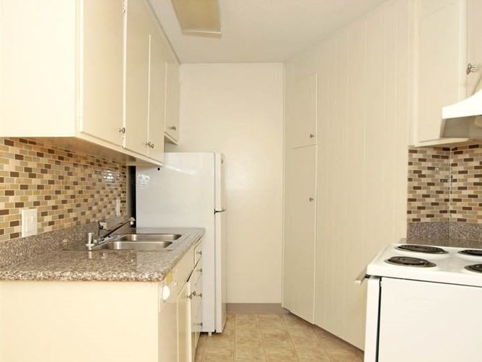 425 415 - 425 S Bernardo Avenue #425-306 - Photo 5 of 9