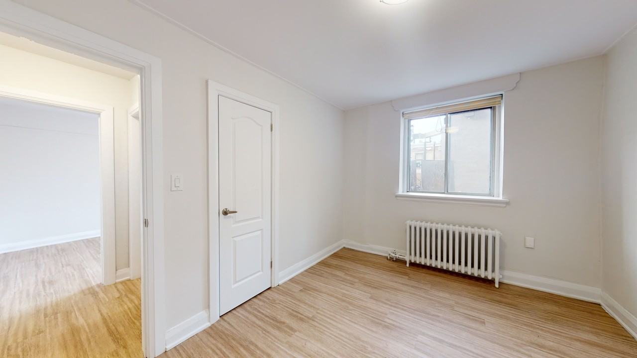 320 Lonsdale Rd - Photo 6 of 14