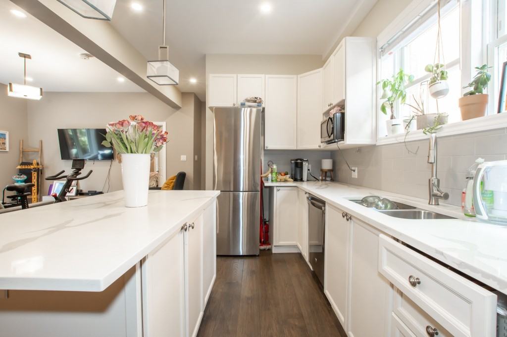 133 Fairleigh Ave S - Photo 4 of 31