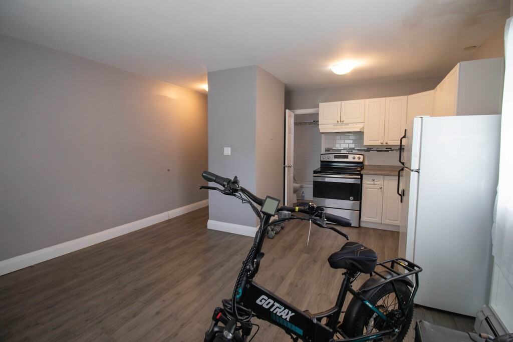 1 Ormond St N - Photo 2 of 18