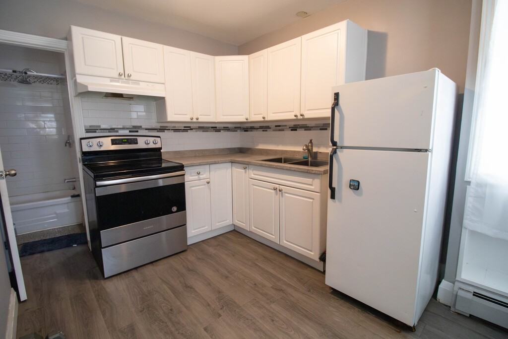 1 Ormond St N - Photo 5 of 18