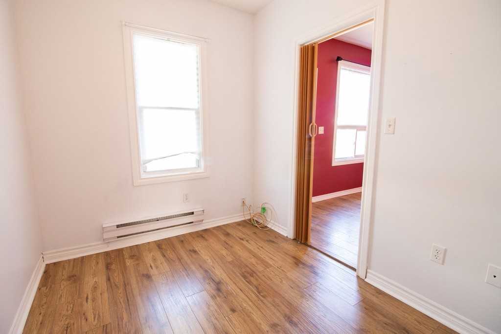 33 Phipps St - Photo 3 of 38