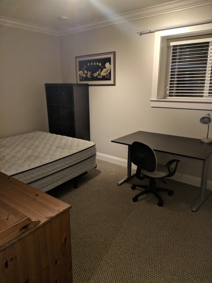 3540 King Edward Ave W - Photo 7 of 9