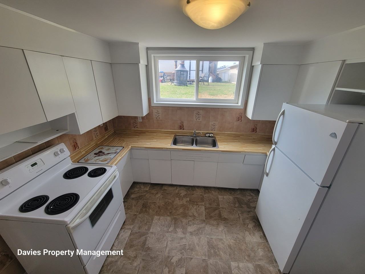 12732 87 St Nw - Photo 3 of 19