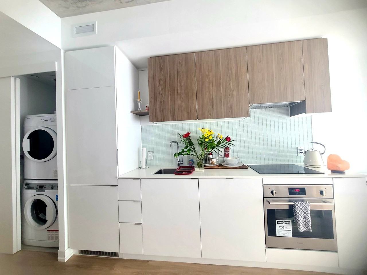 161 Roehampton Ave - Photo 2 of 17