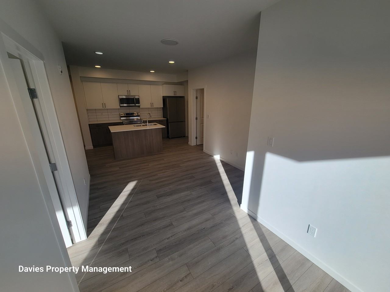 9207 228 St Nw - Photo 4 of 27