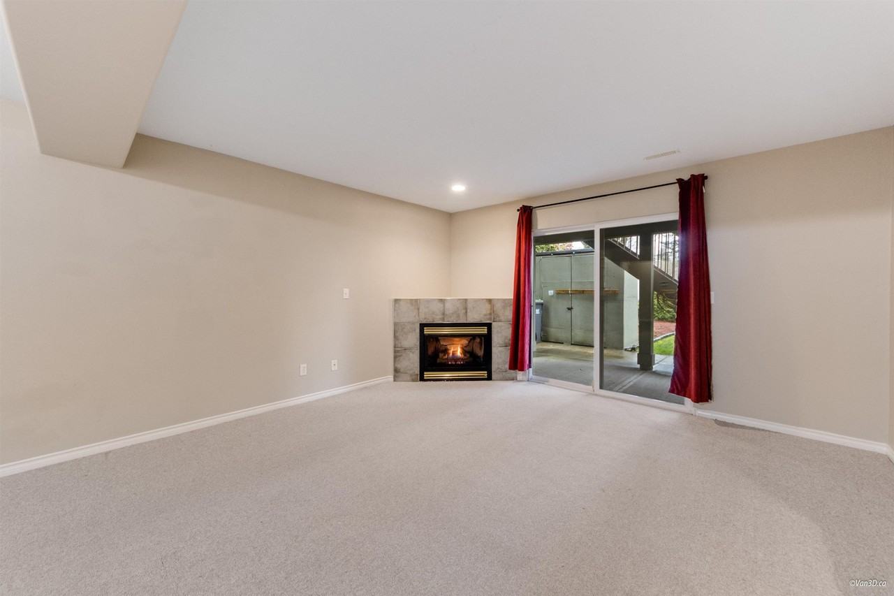 3770 Sefton St - Photo 3 of 28