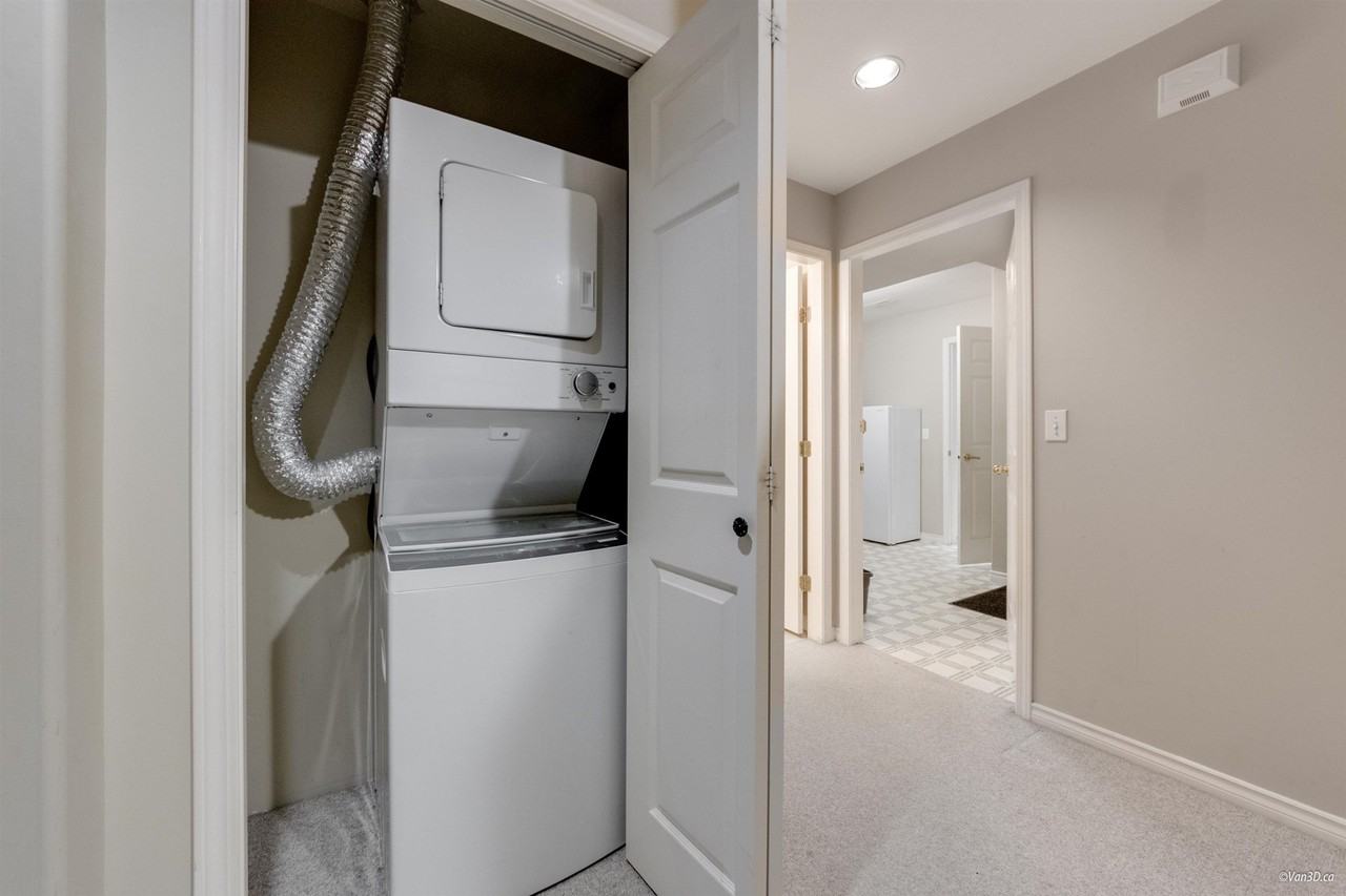 3770 Sefton St - Photo 7 of 28