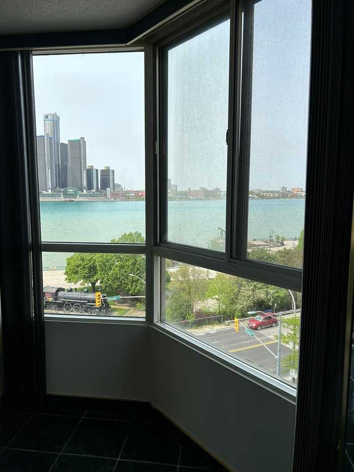 75 Riverside Dr E - Photo 3 of 12