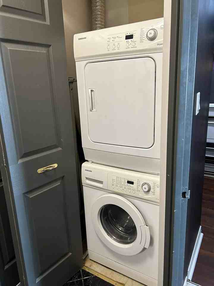 75 Riverside Dr E - Photo 7 of 12