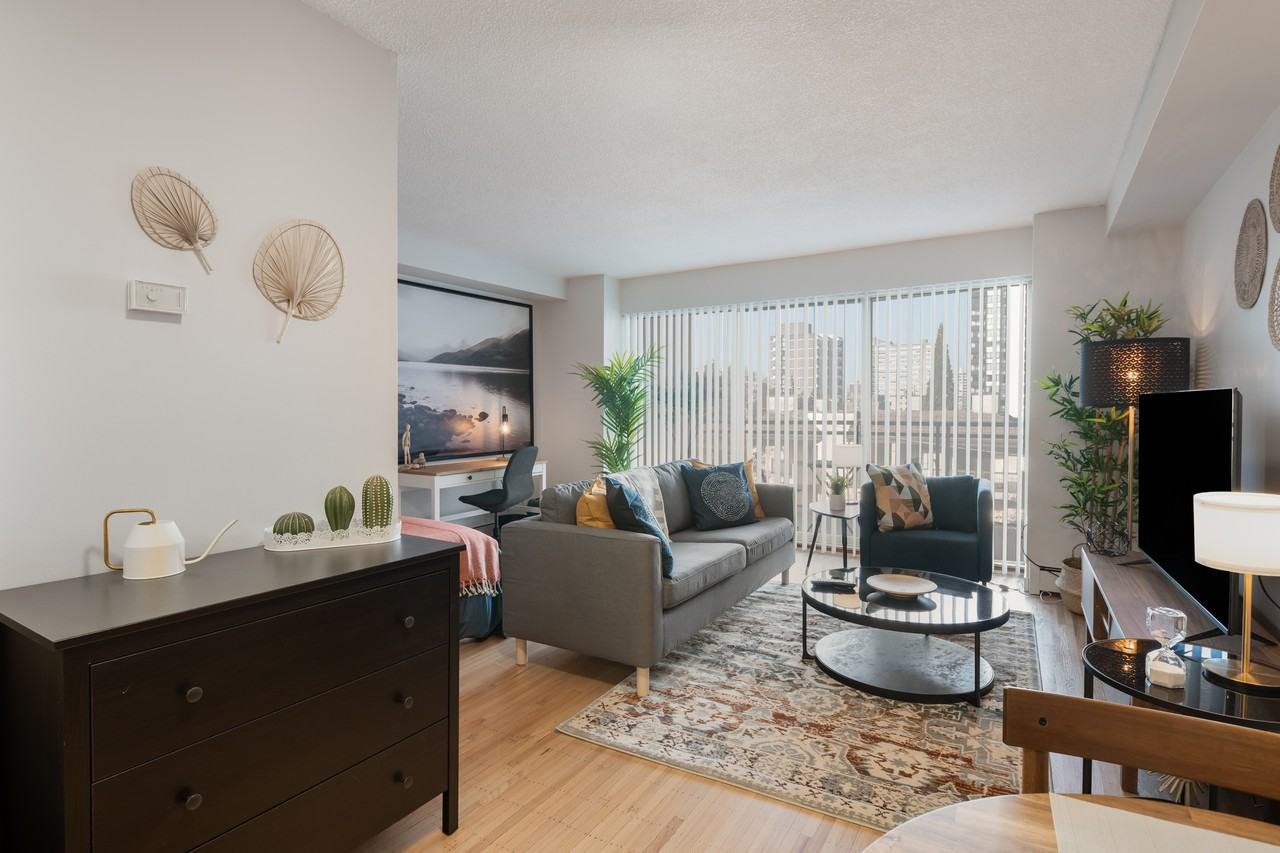 840 Broughton St - Photo 4 of 10