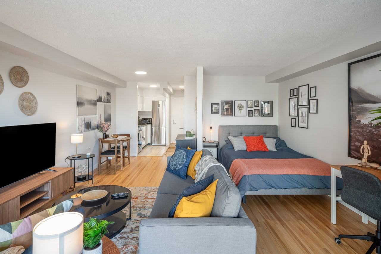 840 Broughton St - Photo 6 of 10