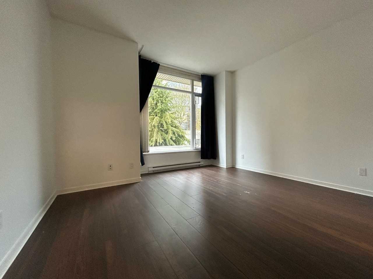 4913 Dawson St - Photo 5 of 42