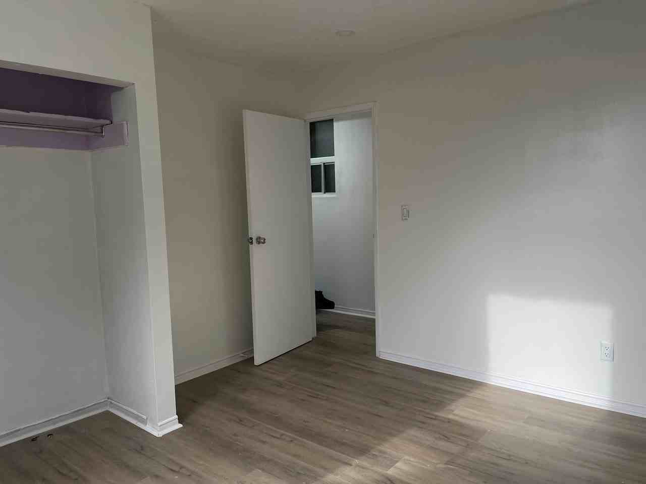 700 Brock Ave - Photo 6 of 10