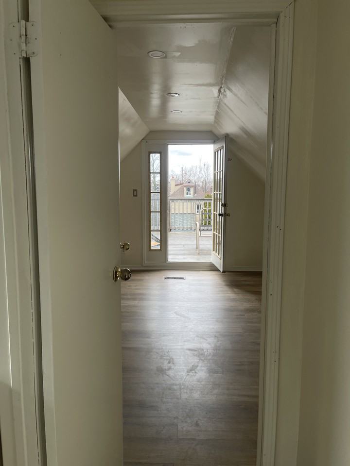 700 Brock Ave - Photo 7 of 10